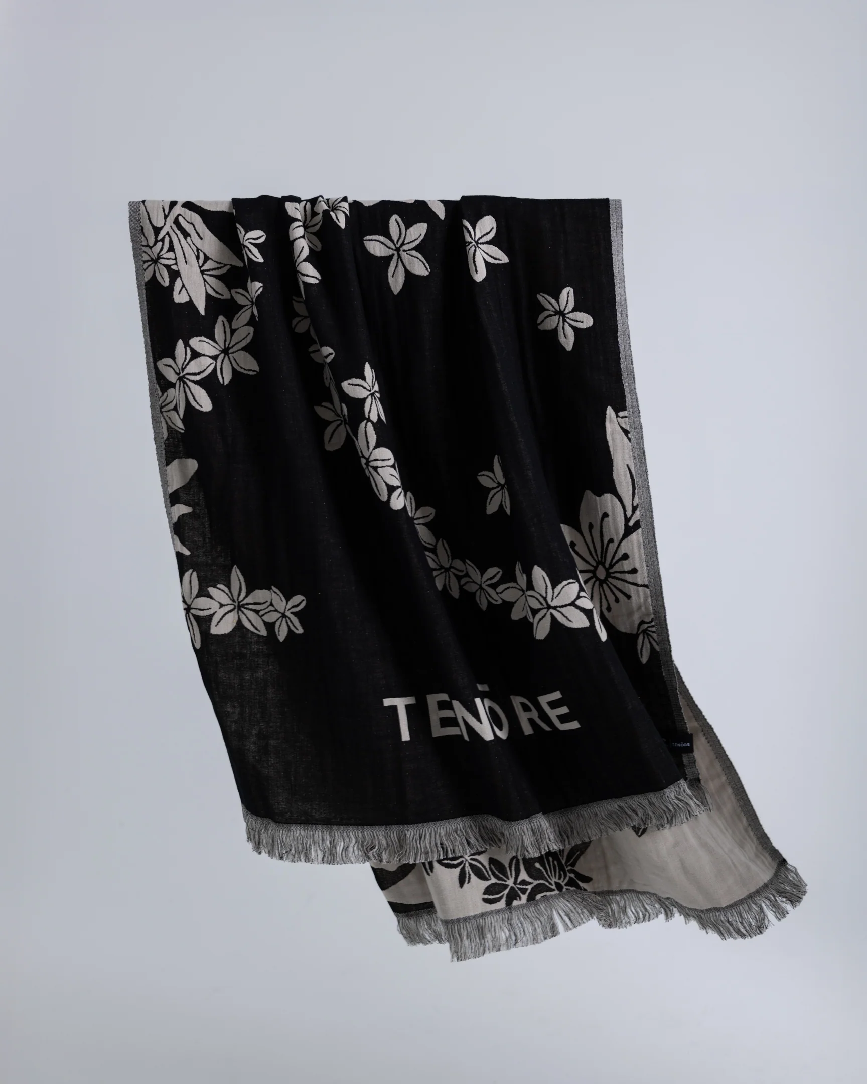 TENŌRE X Slowtide Lei Driftweave Towel - Image 3