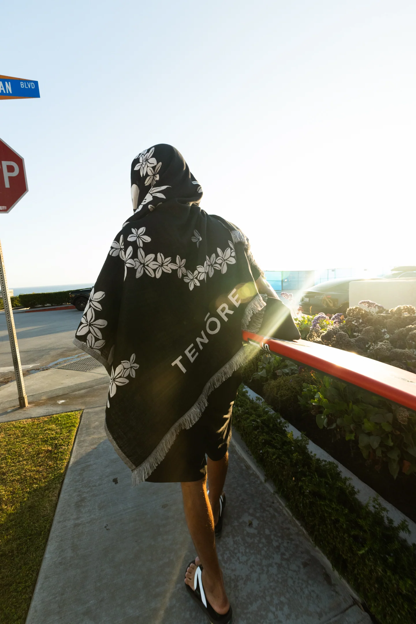 TENŌRE X Slowtide Lei Driftweave Towel - Image 6