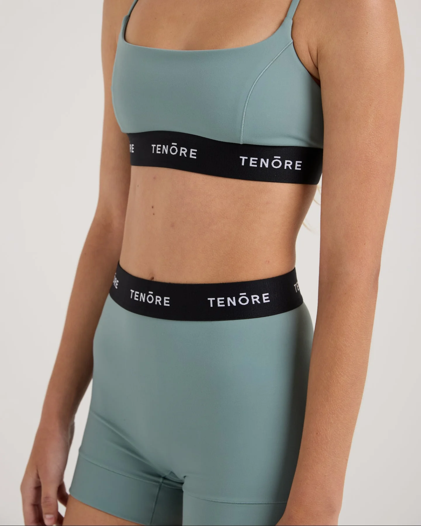 Logo High Waist Short - Image 4